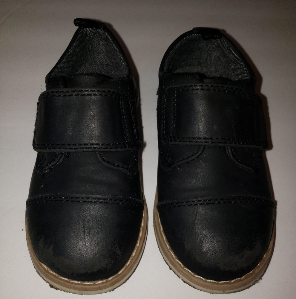 Cat & Jack Kids Black Dress Shoes with Velcro Strap